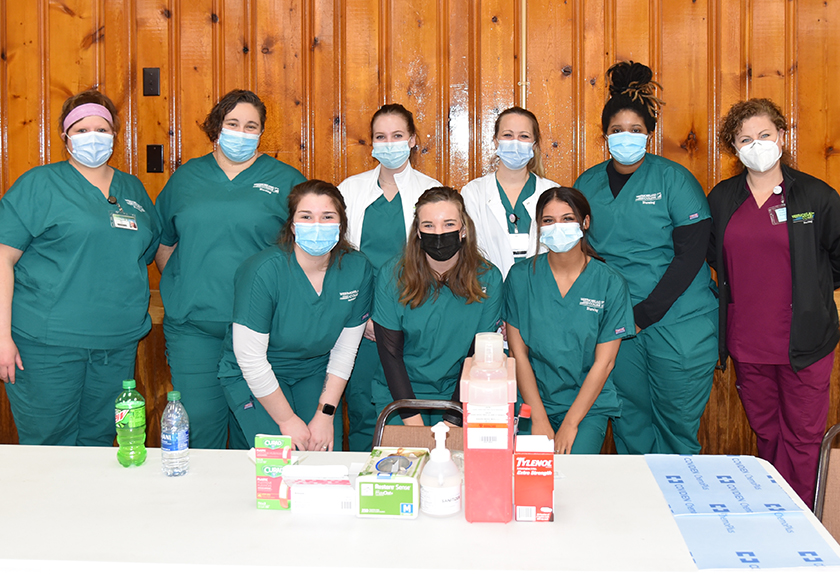 Nursing students at vaccination clinic